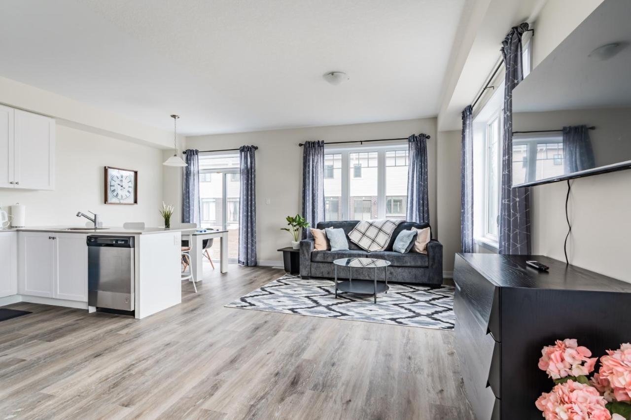 Luxury Townhouse Close To Fairview Casino In Niagara Falls Villa Exterior photo